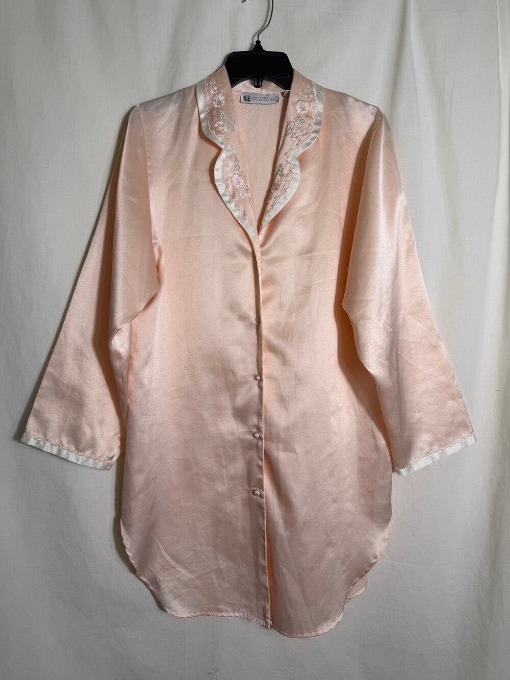 Vintage Vandemere Pink Satin Embroidered Lounge Shirt Robe Top Size Small